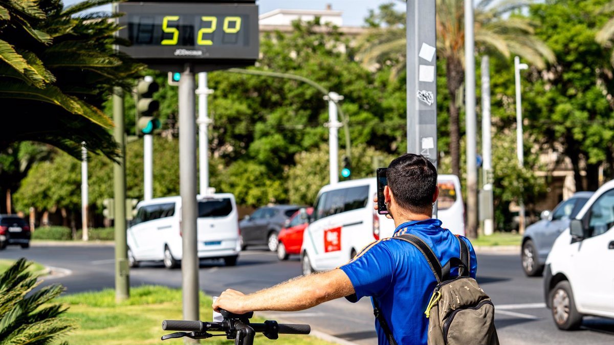 Un termómetro durante una ola de calor, en una imagen de archivo.