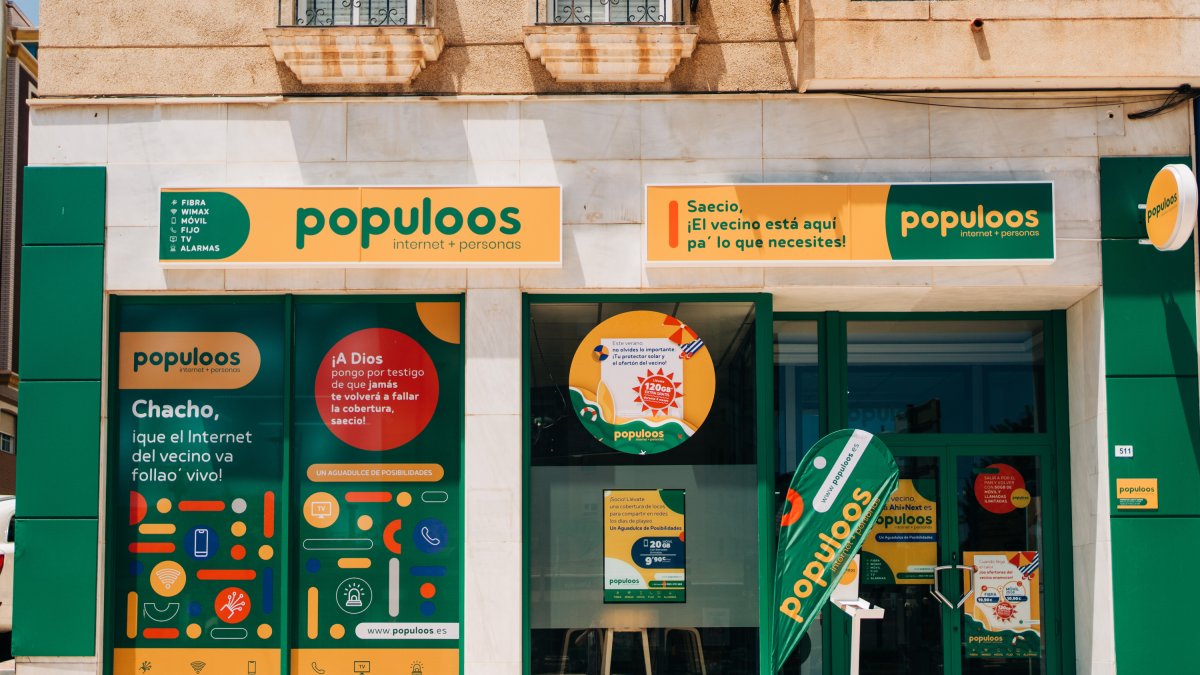 La fachada de la sede de Populoos en Aguadulce.