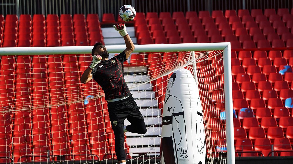 Pacheco solo estuvo media temporada en el Almería.