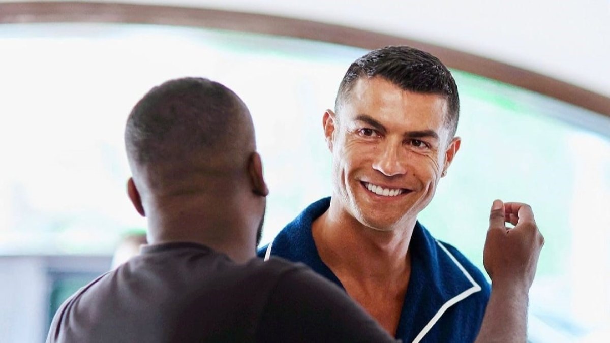 Cristiano Ronaldo a su llegada a la concentración del Al-Nassr.