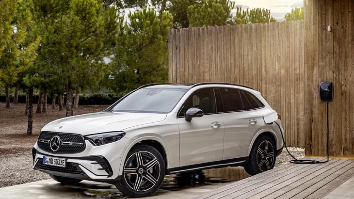 Modelo GLC disponible en Saveres Mercedes-Bnez