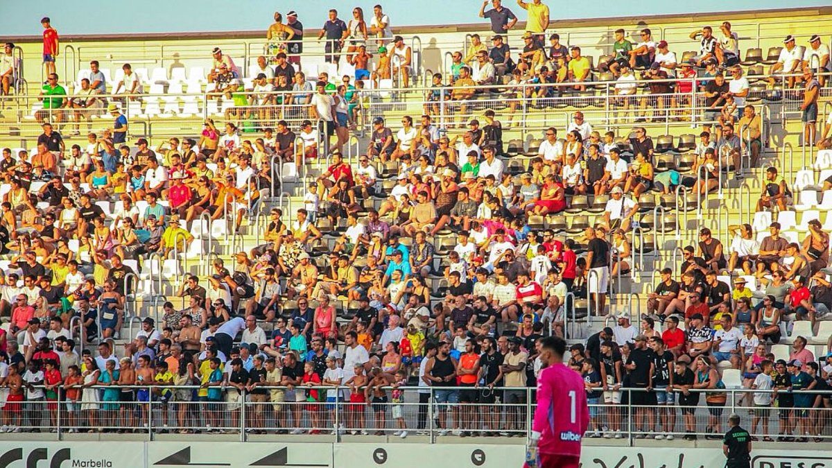 El Municipal de La Línea cubrió su aforo con el Al-Nassr. FOTO: X Balompédica Linense.
