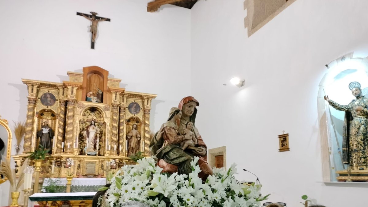Imagen de la Santa Ana del siglo XVII restaurada.