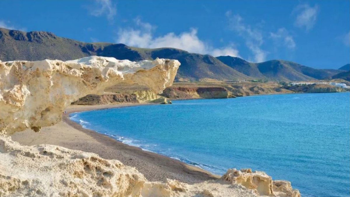 Imagen de archivo de la playa de Los Escullos.