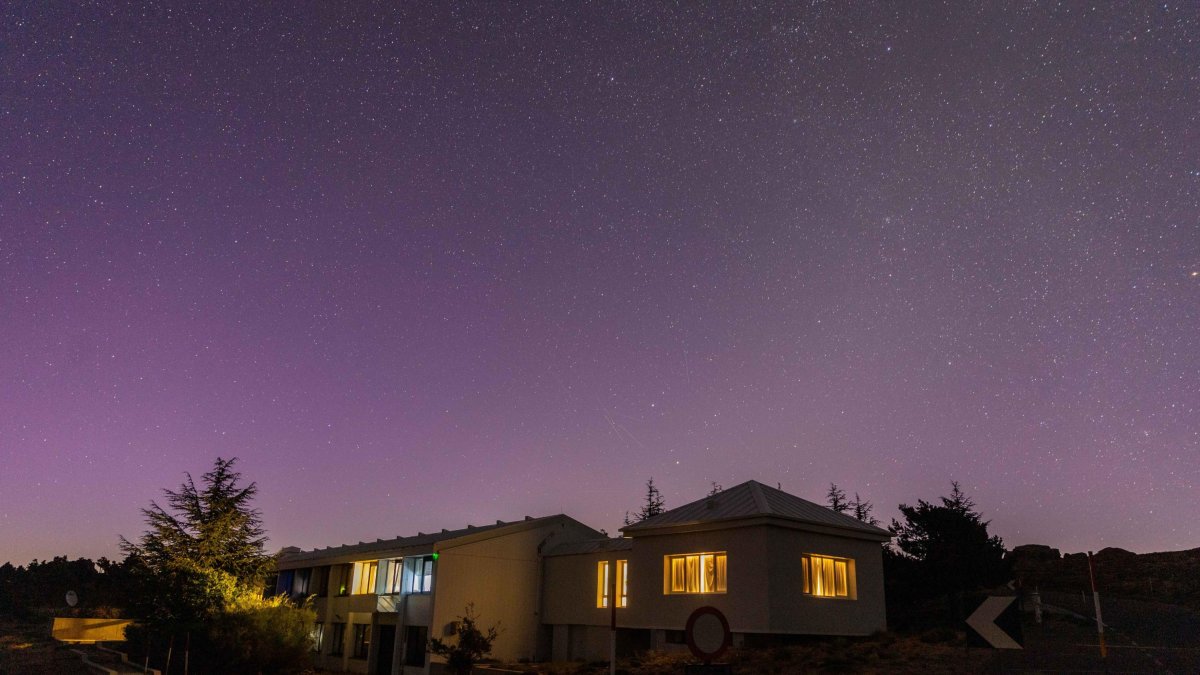 El Observatorio de Calar Alto ha captado la aurora boreal de este lunes.
