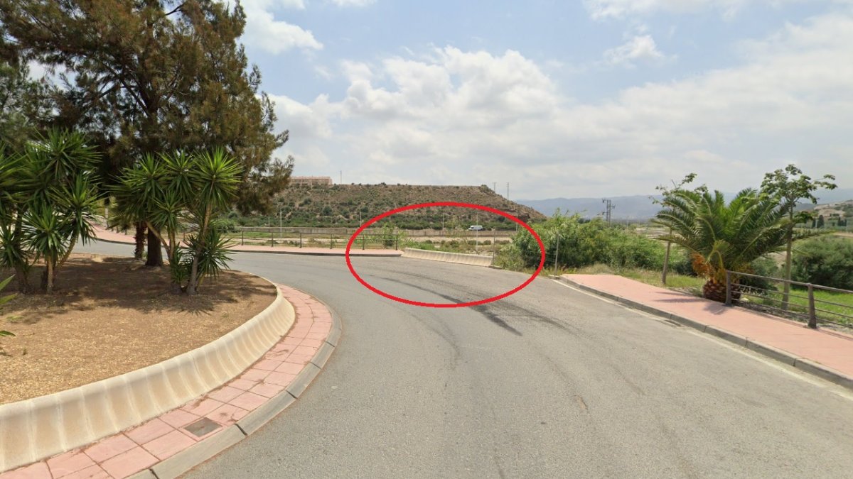 Salida que ha permanecido sin servicio desde la creación de la rotonda y el puente y que será abierto.