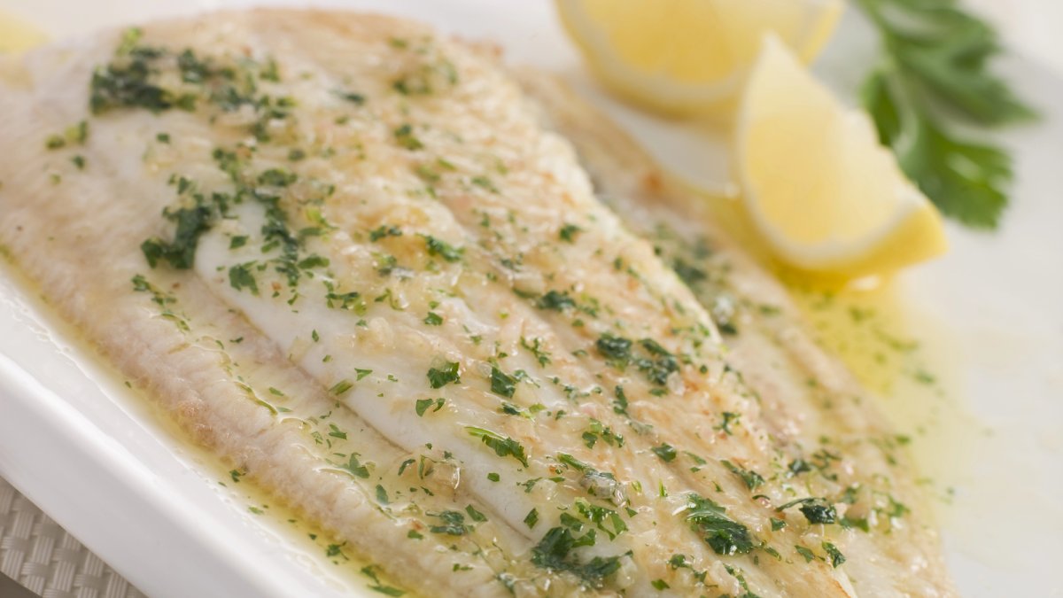 Lenguado a la plancha (Imagen: Depositphotos).