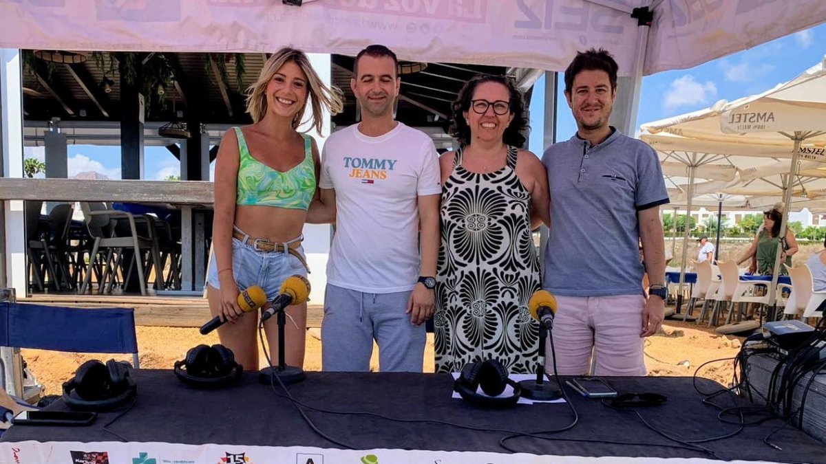 La geóloga y coordinadora de la Geoda, Mila Carretero junto al edil de Obras y Playas, Alfonso Jiménez (centro), con Lucrecia Martínez y Guillerm