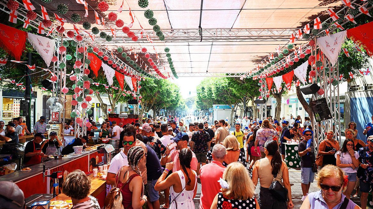 Imagen de uno de los ambigús del centro de Almería.