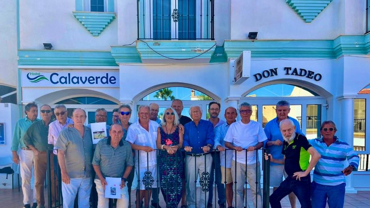 Foto de familia en Don Tadeo.