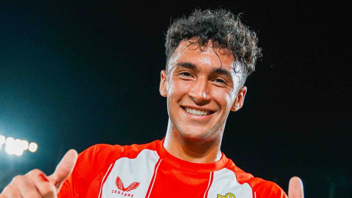 La alegría de un joven talento de la Academia rojiblanca que había debutado en el fútbol profesional.