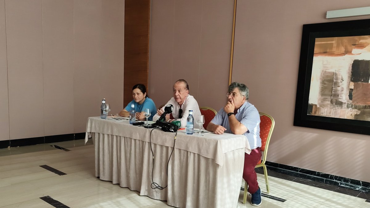 Encarna Ferrer, Manuel Fitas y Manuel Monedero, de Sindicalistas de Base.