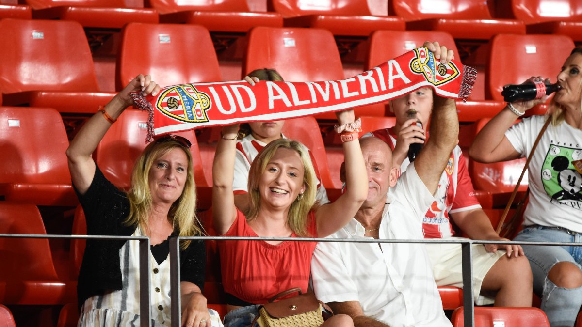 La afición tiene muchas ganas de ver a su Almería del alma.