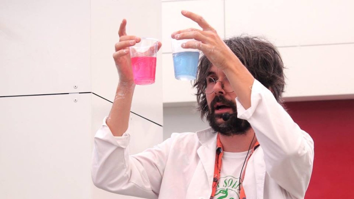 El Científico Trovador que une ciencia y arte.