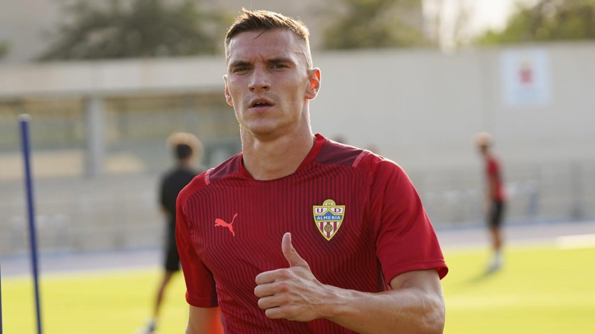 Nikola Maras en su etapa con el Almería, donde llegó a acumular 71 partidos de rojiblanco.