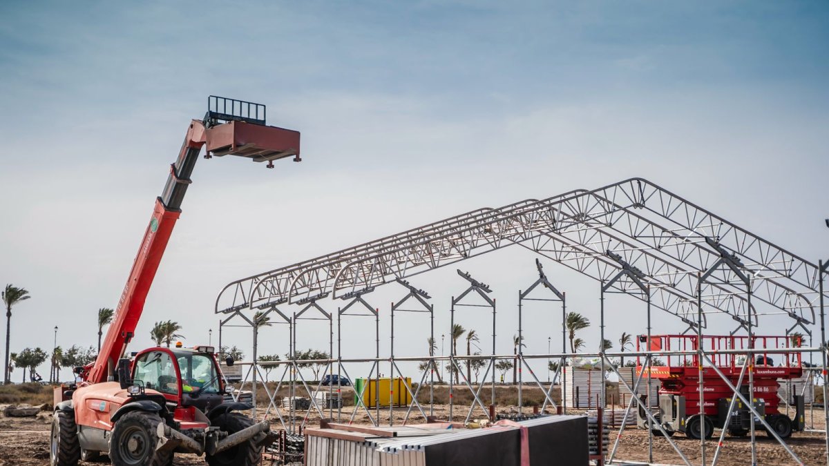 Trabajos en las instalaciones de la zona de conciertos.
