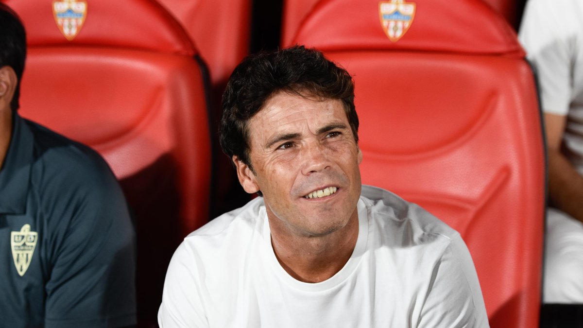 Rubi en su vuelta al Mediterráneo en partido oficial. No pudo celebrar la victoria contra el Sporting.