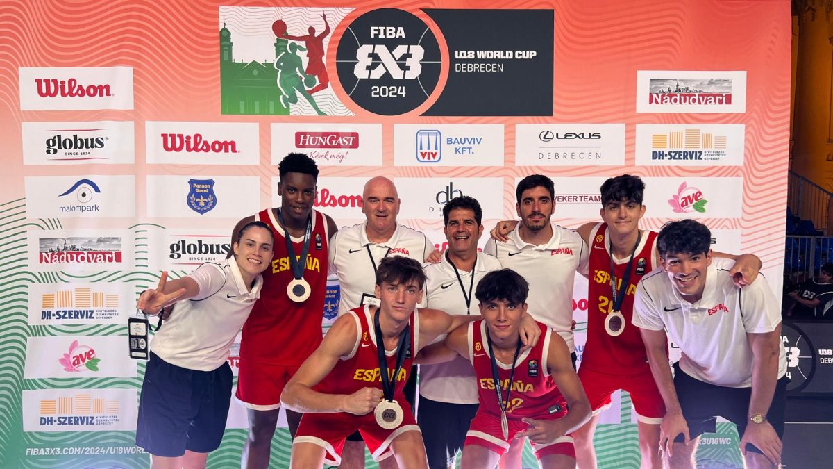 La selección española con Raúl Fernández como entrenador.