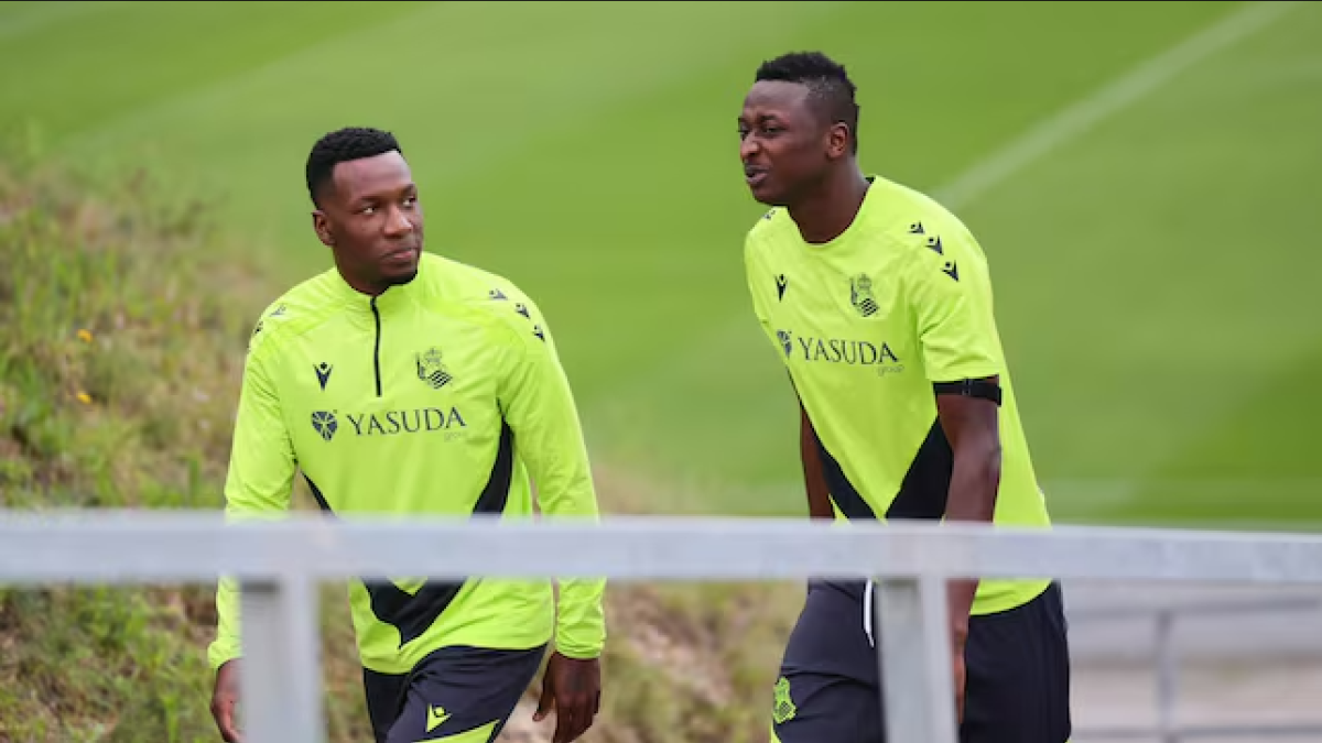 Umar Sadiq ya es titular en la Real Sociedad.