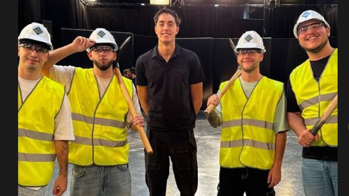 Empershao, primero por la derecha, junto a Plex en El Hormiguero.