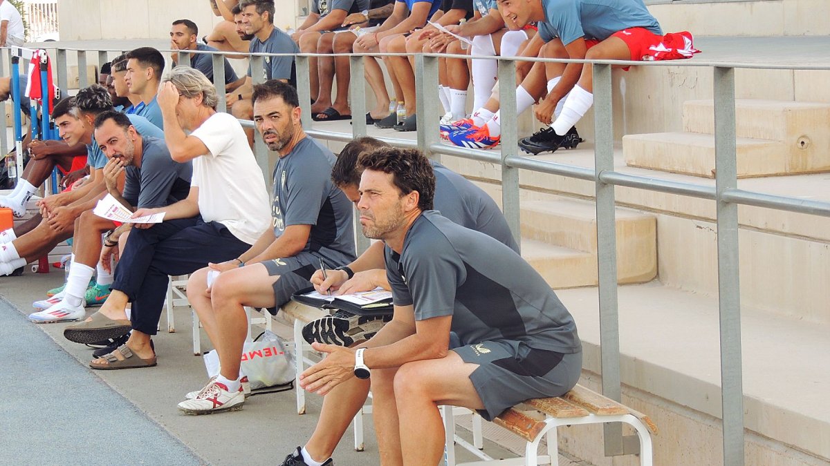 Rubi en el campo Anexo en el amistoso frente al Marbella.