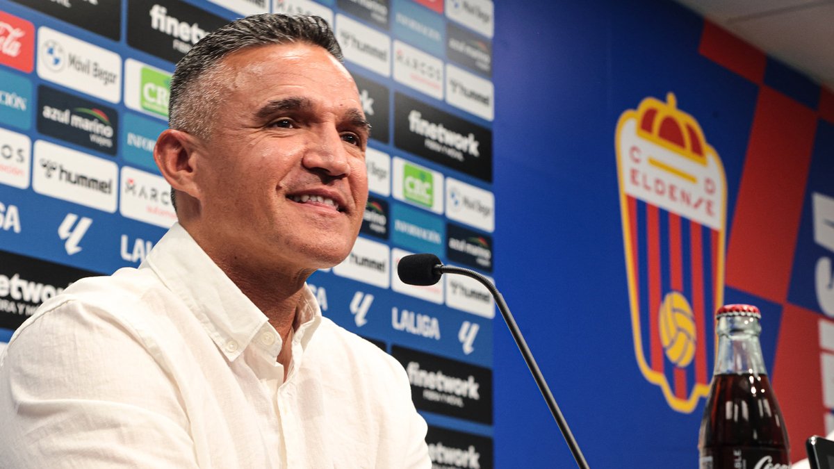 Dani Ponz, entrenador del Eldense.