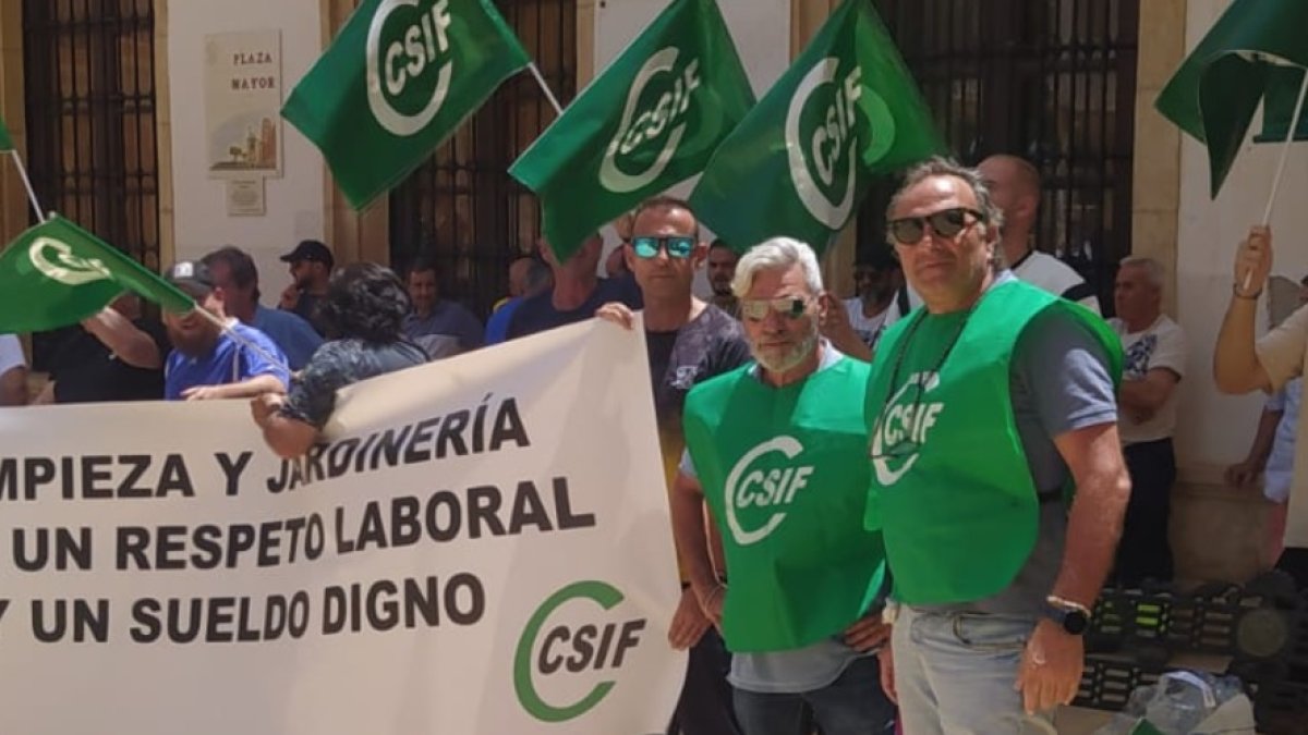 La plantilla de Limpieza convoca una huelga el 26 y 27 de septiembre.