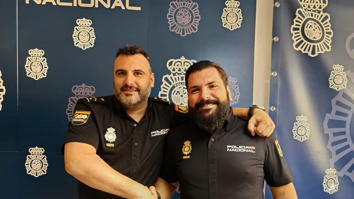 Los hermanos Ruben y Alejandro Góngora en la Comisaría de Almería.