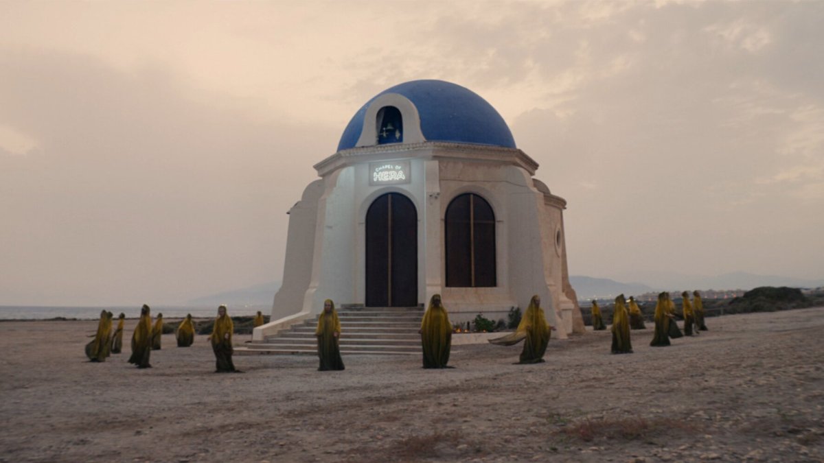 Así luce la ermita de Torregarcía como la Capilla de Hera en la serie ‘Kaos’. Foto: Netflix
