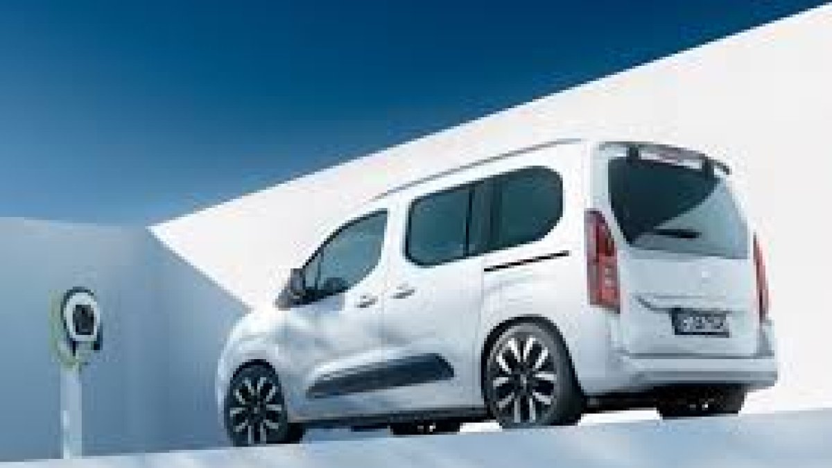 Modelo Opel Combo disponible en Stellantis Almería