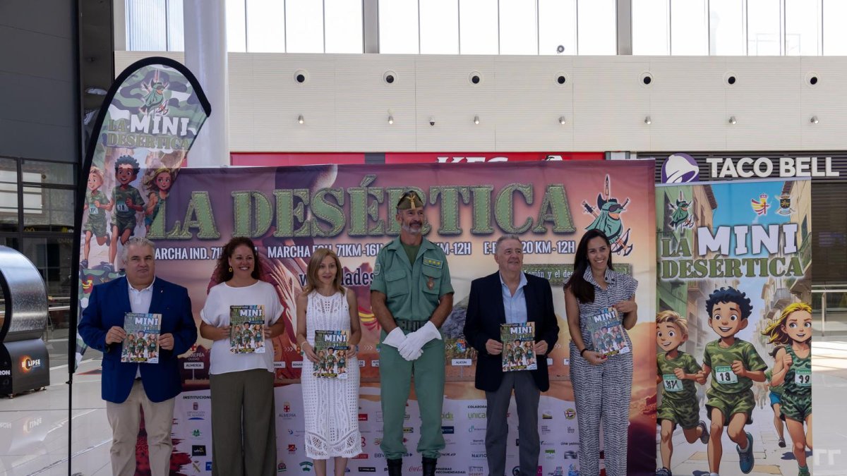 Presentación de la Mini Desértica en el Centro Comercial Torrecárdenas.