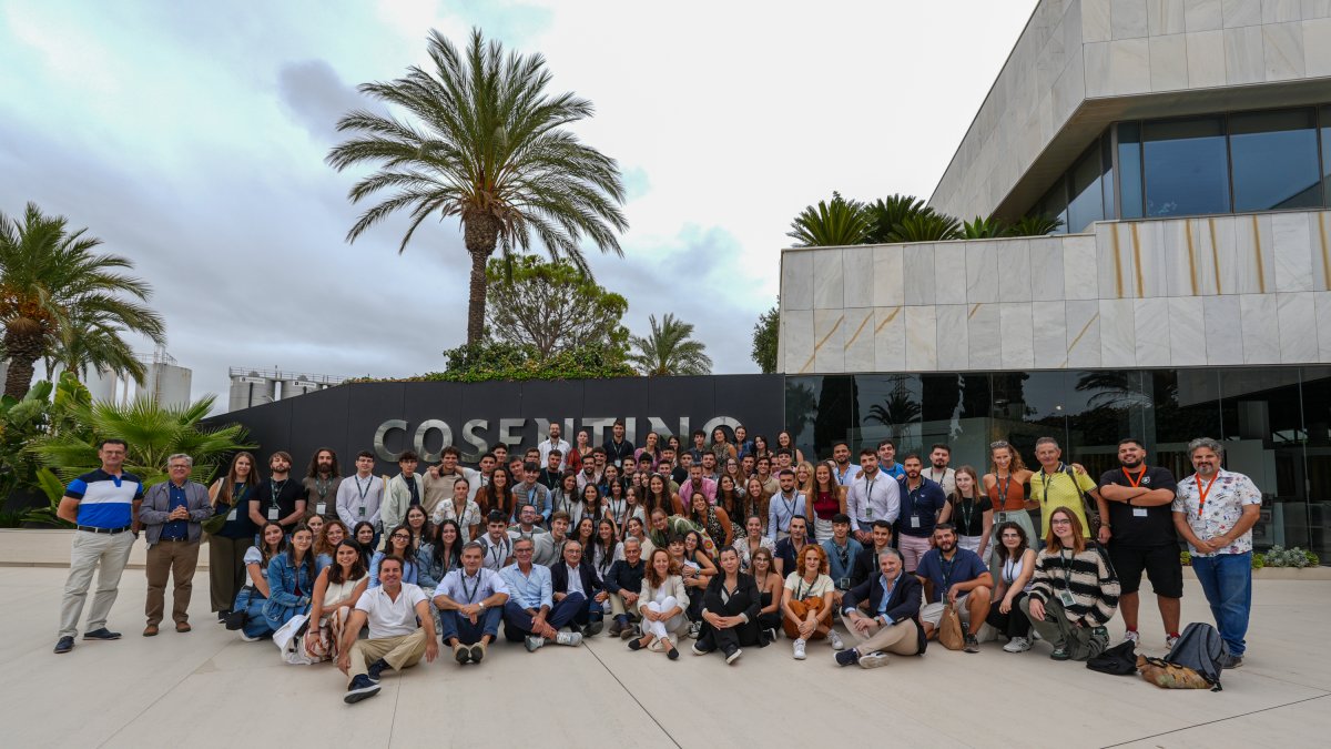 Imagen de todos los participantes en la XVII edición del Seminario Líderes del Futuro.