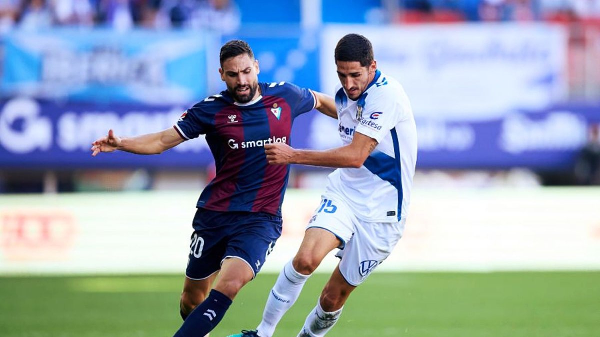 Antonio Puertas firmó un gran partido ante el Tenerife.