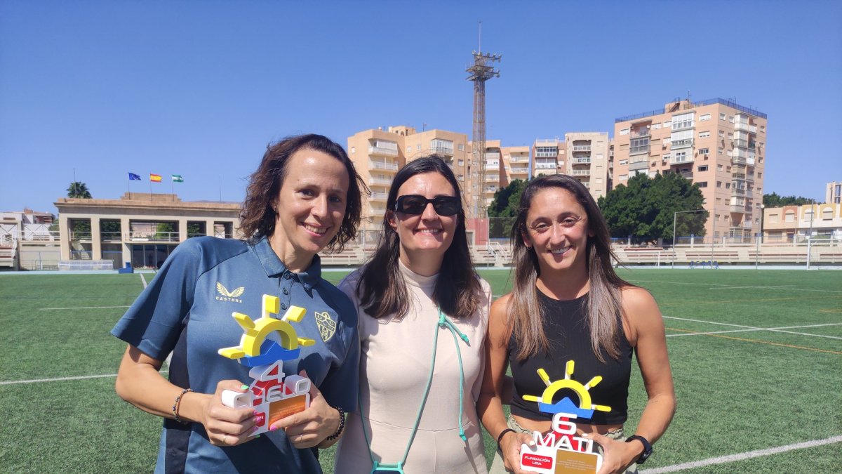 Chelo, Lorena García (presidenta de la Fundación del Almería) y Mati.