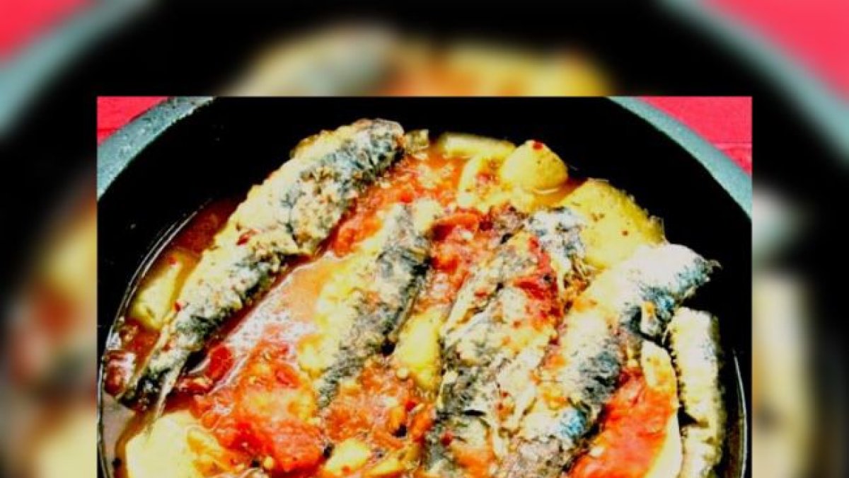 Imagen de un plato de pimentón con boquerones. Sabores Almería.