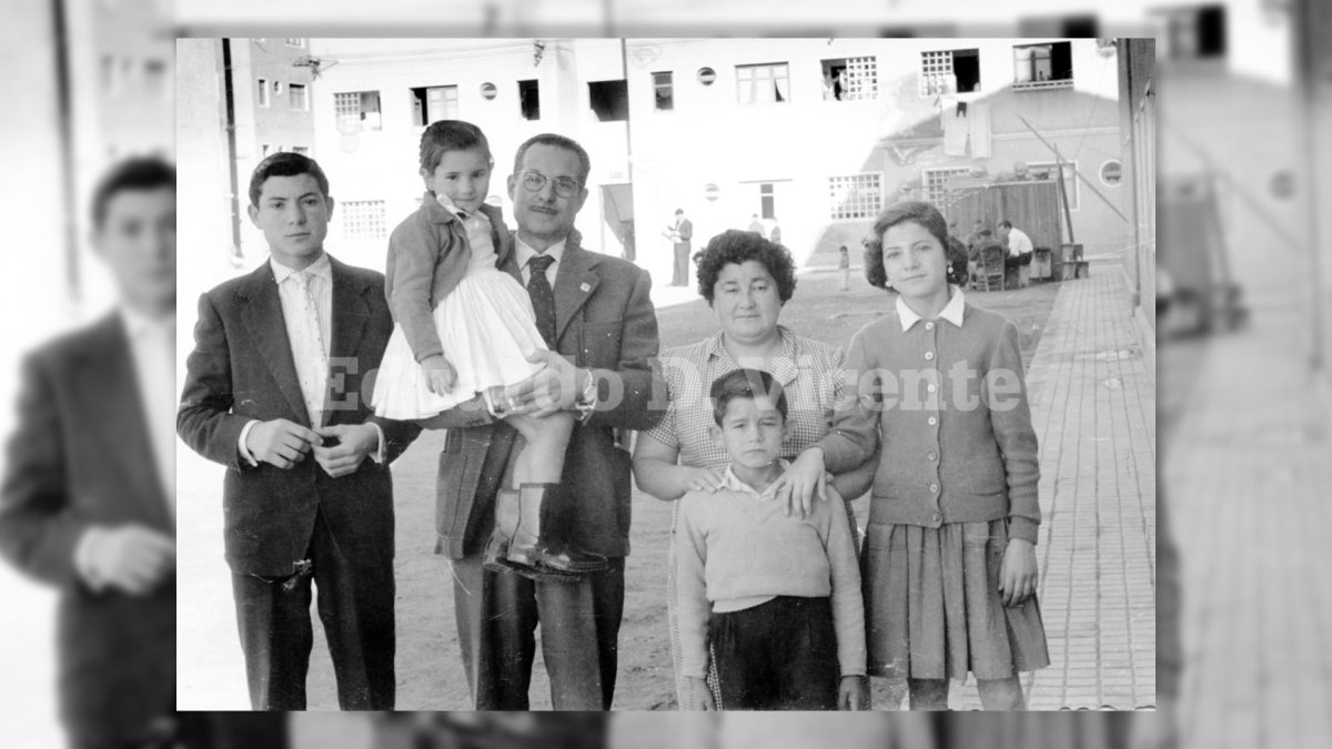 La familia del ebanista Guillermo Sáez Aguilera y su esposa Francisca Arcos habitaba uno de los pisos de la calle Pintor Fortuny.