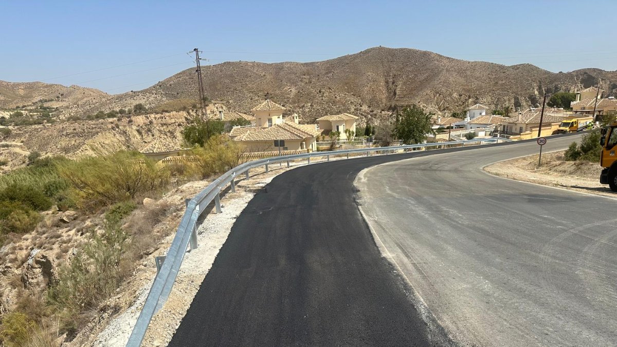 Casi terminadas las obras del nuevo carril bici de Arboleas.