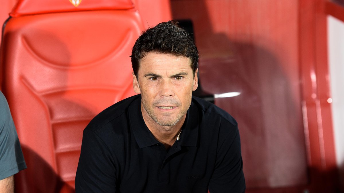 Rubi sigue trabajando para que el Almería encuentre el camino del triunfo que perdió en la segunda jornada.