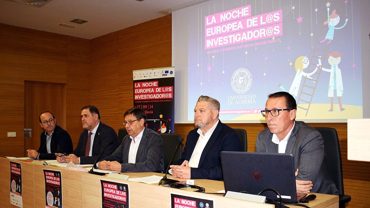 José Antonio Garrido, director de Divulgación Científica; Francisco Alonso, delegado de Desarrollo Educativo; José Antonio Sánchez, vicerrector