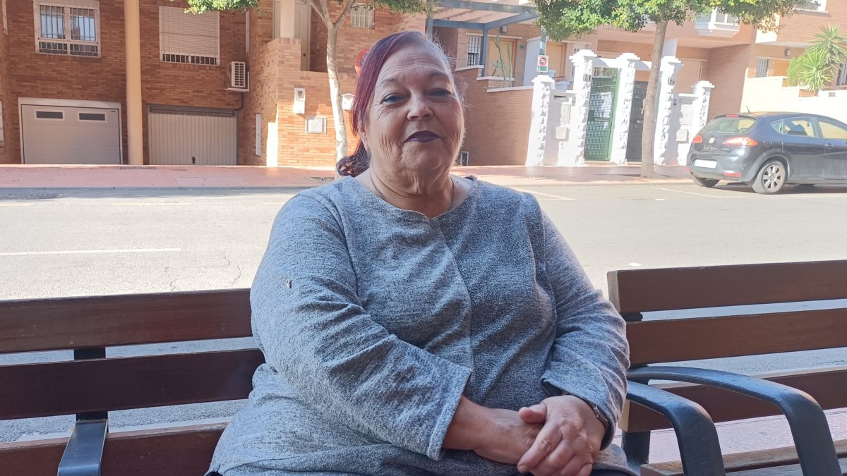 Cloti Miras disfruta con la Peña Milhojas viajando por España porque el fútbol es su gran pasión.