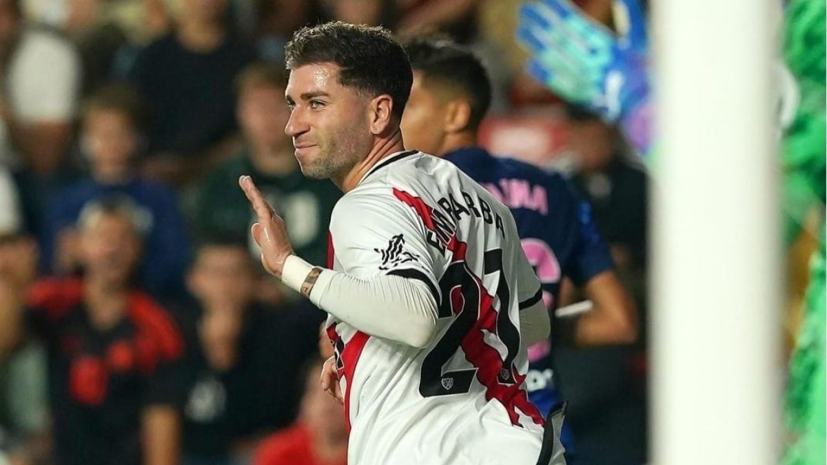 Embarba en un partido con el Rayo Vallecano.