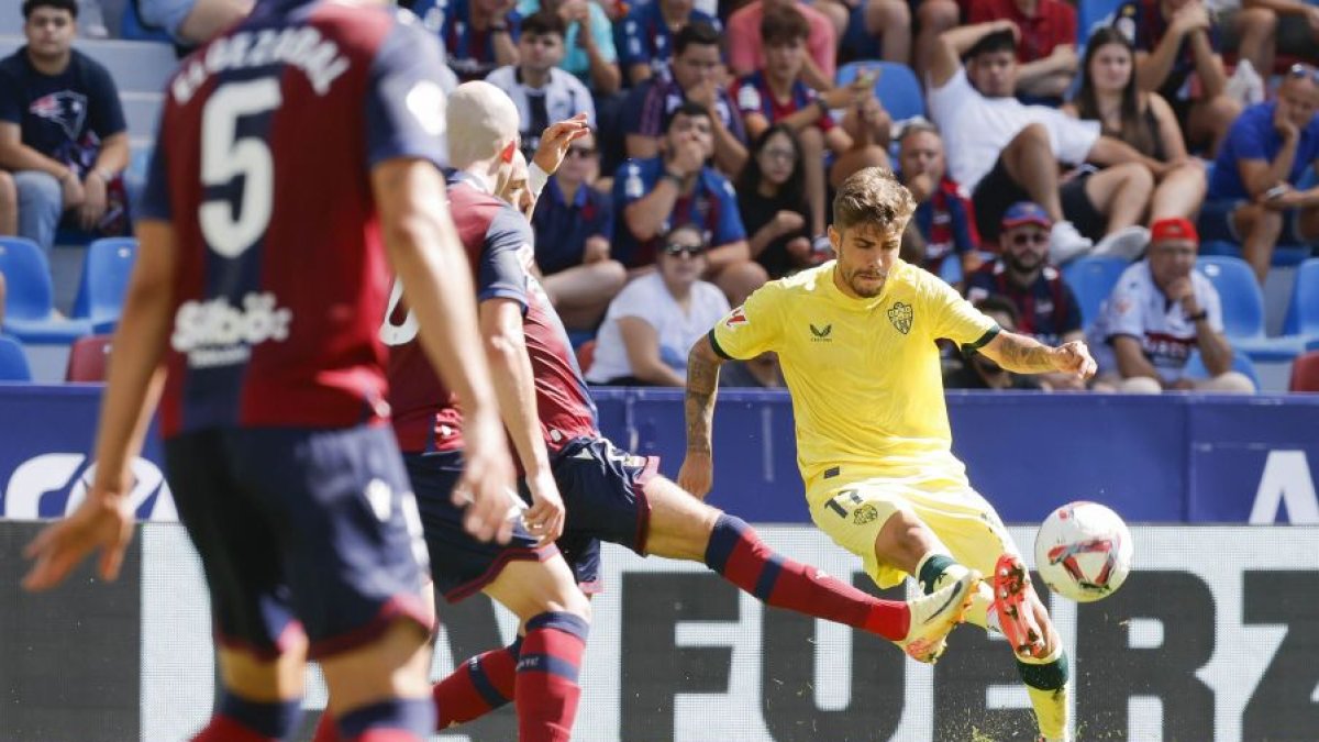 El lateral Pozo está a años luz de su mejor versión.