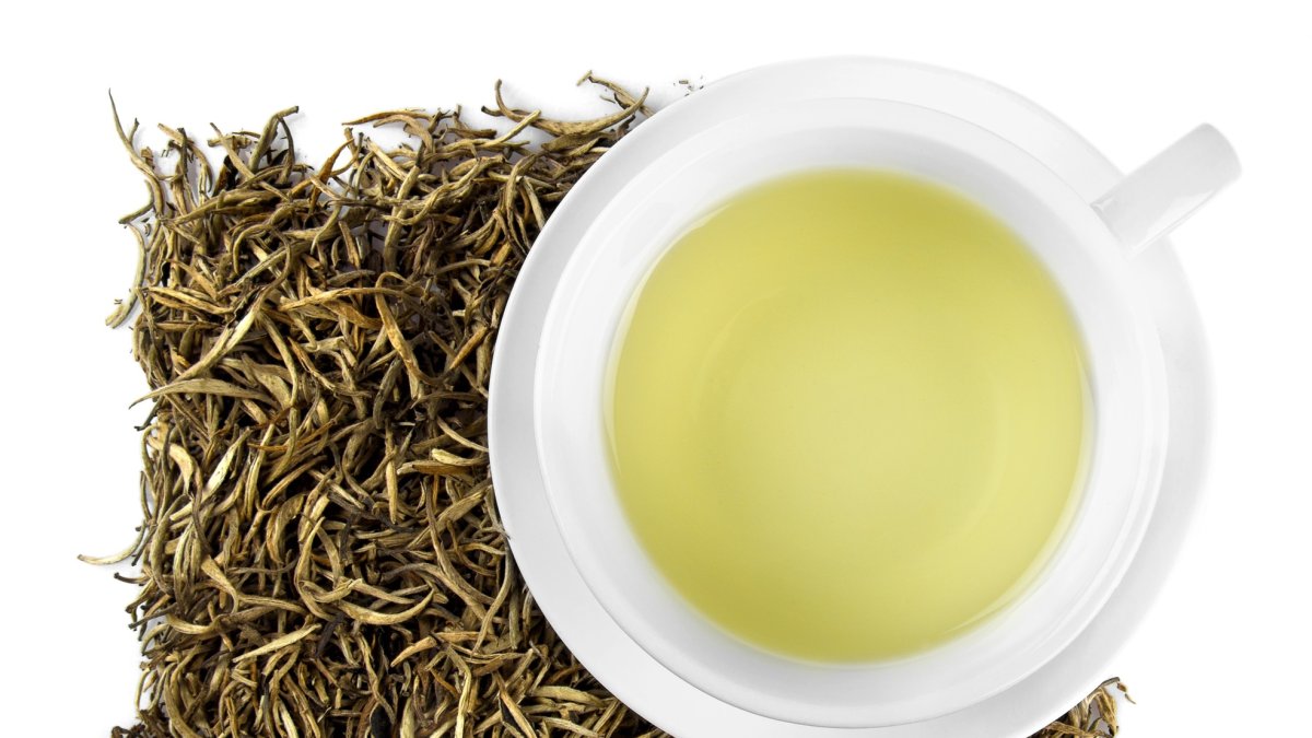 Imagen de una taza de té blanco. FOTO: Depositphotos.