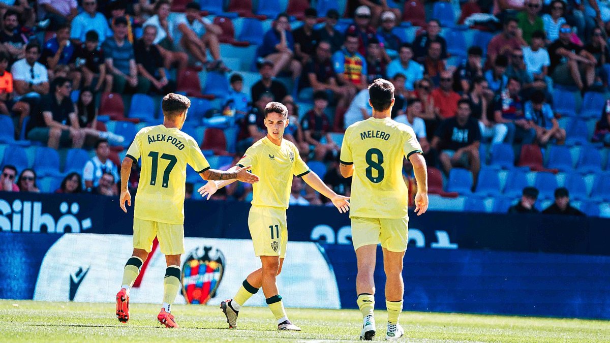 Arribas fue la única nota positiva del Almería en el Ciutat de Valencia.