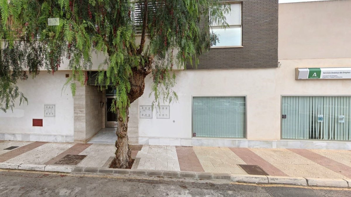 Imagen de la calle Sierpes en Roquetas de Mar, lugar en el que ocurrió el crimen.