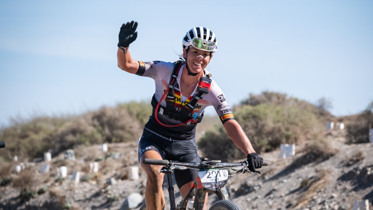 Tessa Kortekaas en la primera etapa de la Skoda Titan Desert Almería.