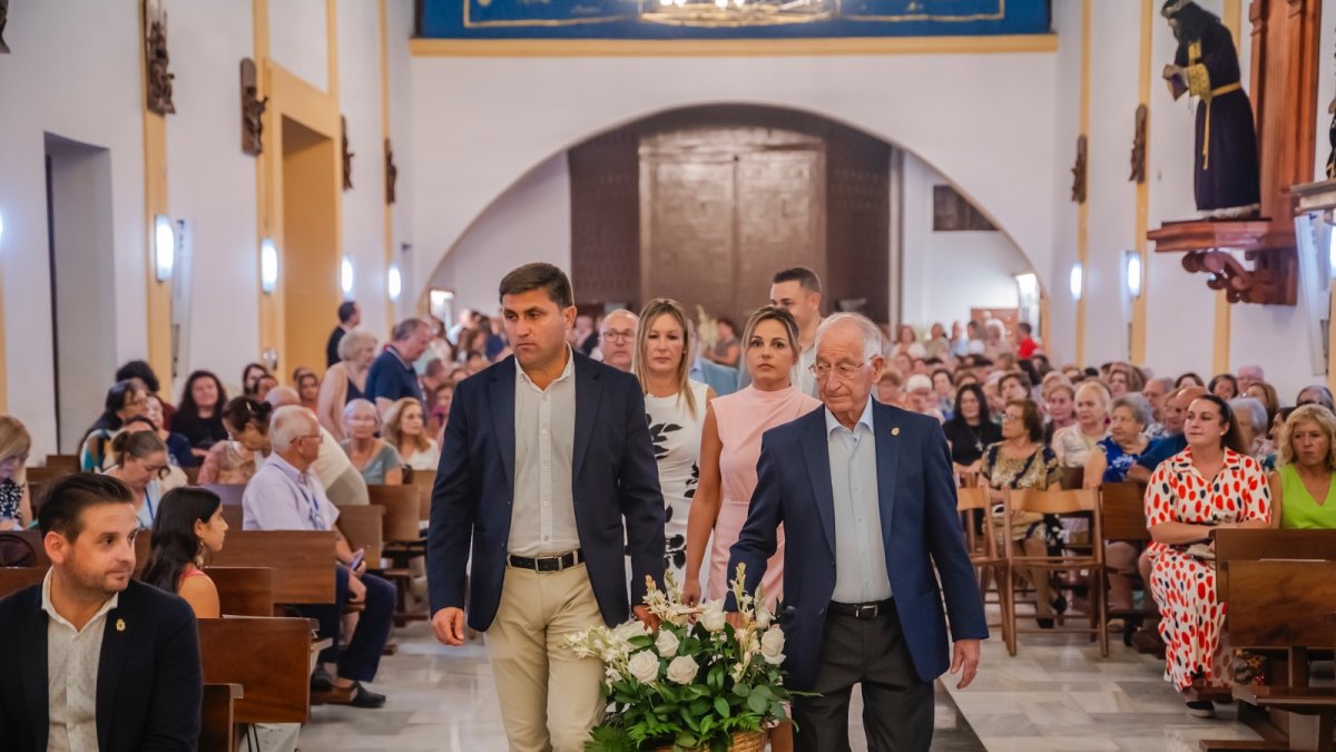 Ayer tuvo lugar la ofrenda floral a la Virgen del Rosario.