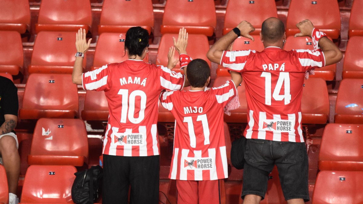 Una familia de Primera con el Almería en Segunda División.