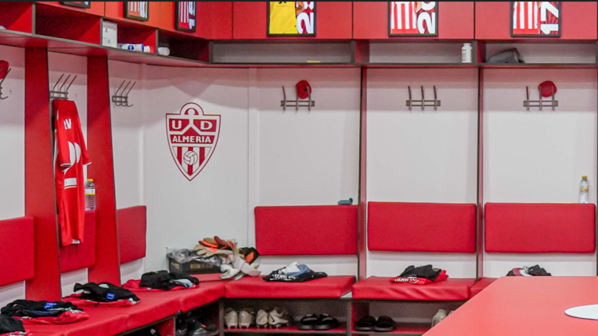 Rubi sigue a la conquista del vestuario del Almería.