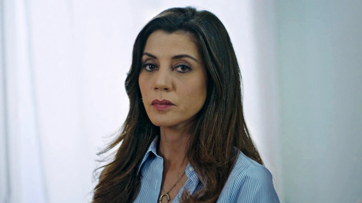 La mujer se niega rotundamente a hacer caso a los coqueteos de Efe.